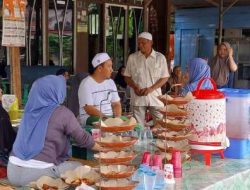 Ketua Komisi III DPRD Balangan Buka Rest Area untuk Jemaah Haul Abah Guru Sekumpul di Desa Panggung