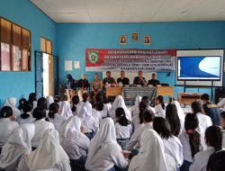 Siswa-Siswi SMAN 2 Halong Ikuti Sosialisasi dan Simulasi Pemilu dari Bakesbangpol Balangan