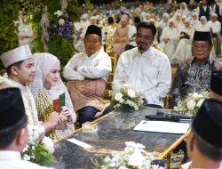 Penuh Kebahagiaan, Paman Birin Jadi Saksi Pernikahan Doni Saputra-Fitria Azzahra di Banjarmasin