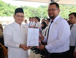 Bupati Kotabaru Serahkan SK PPPK Tenaga Guru, Kesehatan dan Teknis Formasi Tahun 2023