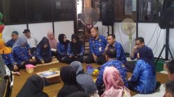 Kadis LH Kotabaru Laksanakan Halal Bihalal Sekaligus Silaturahmi dengan Petugas Kebersihan dan Pertamanan
