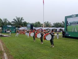 Drum Band Satpol PP Balangan Hibur Undangan dalam Peringatan Harjad ke-21 Bumi Sanggam