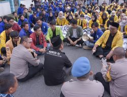 Terima Asprirasi BEM Kalsel, DPRD Kalsel Siap Perjuangkan Kesejahteraan Guru Honorer