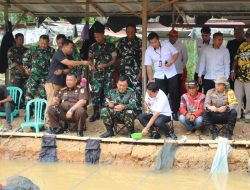 Bupati H Abdul Hadi dan Para Stakeholder Serta Ratusan Pemancing Ikuti Acara Mancing Mania di Desa Pudak