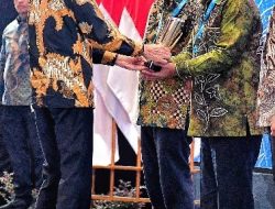 Musrenbang Nasional, Paman Birin Terima Penghargaan Terbaik dari Presiden Jokowi
