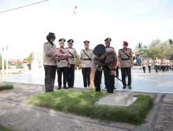 Kapolres Batola Pimpin Upacara Ziarah dan Tabur Bunga di Makam Pahlawan 5 Desember Marabahan