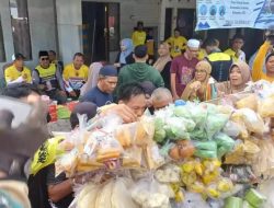 Paman Birin Sarapan Bersama dan Berbagi Kebahagian dengan Warga Bulayak HST