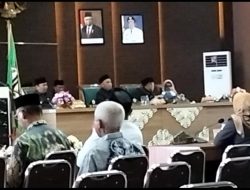 Dua Anggota DPRD Batola Walk Out, Rapat Paripurna Ditunda