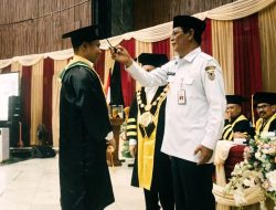 Wisuda Uniska, Paman Birin Semangati Lulusan Terus Lanjutkan Pendidikan
