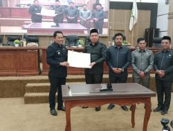 Bupati Balangan Sampaikan Raperda APBD Perubahan 2024 dan APBD 2025