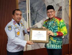 Atas Kepedulian Keselamatan Berkendaraan, Pemkab Kotabaru Raih Penghargaan dari Kemenhub RI