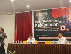 Bawaslu Kotabaru Gelar Rapat Kehumasan bersama Awak Media dan Organisasi