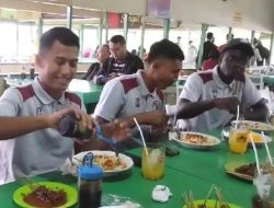 Punggawa Barito Putera Makan Siang Bersama di Warung Soto Bang Amat