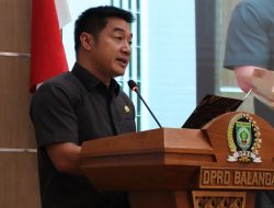 Fraksi-Fraksi DPRD Balangan Berikan Tanggapan Terkait Raperda Pembiayaan Pembangunan dan Kegiatan Tahun Jamak