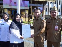 Wali Kota Banjarmasin Serahkan Ratusan SK CPNS dan PPPK