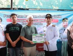 Wali Kota Banjarmasin Serahkan Bantuan untuk Korban Kebakaran