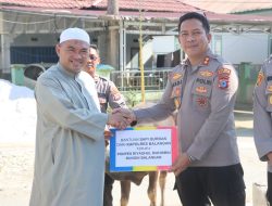 Polres Balangan Serahkan Dua Ekor Sapi Kurban ke Pondok Pesantren