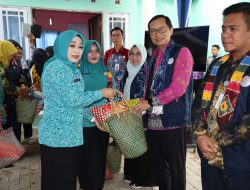 Ketua TP PKK Kotabaru Sambut Kedatangan Tim Pembina Posyandu dan Kader Berprestasi Tingkat Provinsi Kalsel 2025