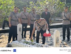 Peringati Hari Bhayangkara ke-79, Polres Kotabaru Ziarah ke TMP Wadah Batuah