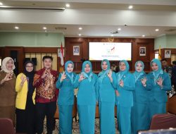 Bupati dan Ketua TP-PKK Kotabaru Dikukuhkan Menjadi Ayah dan Bunda Genre