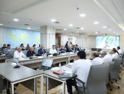 Gubernur H Muhidin Bahas Perpanjangan Runway Bandara Syamsuddin Noor, Targetkan Rute Langsung ke Luar Negeri