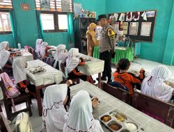 Polres Kotabaru Awasi Penyaluran Program Makan Bergizi Gratis untuk 2.718 Pelajar di Pulau Laut Utara