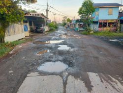 Membahayakan Pengendara, Warga Ulu Benteng Keluhkan Jalan Rusak Parah