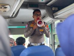 Sat Lantas Polres Kotabaru Gelar “Polantas Menyapa” Bersama Driver Bus Damri Kotabaru