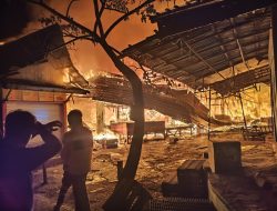 Puluhan Kios di Blok G Pasar Kemakmuran Kotabaru Ludes Dilalap Api