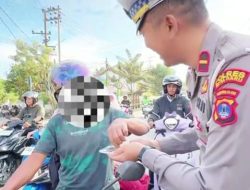Ganti Tilang dengan Asbak, Polisi di Kotabaru Terapkan Teguran Humanis untuk Pengendara Motor Perokok