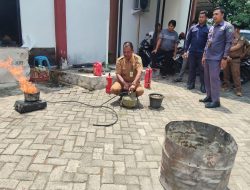 BPBD Balangan Berikan Pelatihan Penggunaan Apar kepada Karyawan Disdukcapil