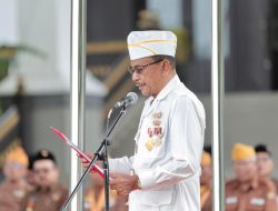 Ketua DPRD Kalsel Bacakan Teks Pembukaan UUD 1945 di Upacara Hari Pahlawan ke-80