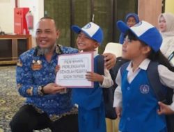 Pemkab Kotabaru Salurkan Ribuan Paket Perlengkapan Sekolah untuk PAUD, SD, dan SMP