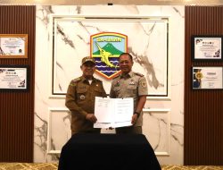 Bupati Kotabaru Serahkan Mobil Operasional Penunjang Kegiatan Kantor Pertanahan Kotabaru