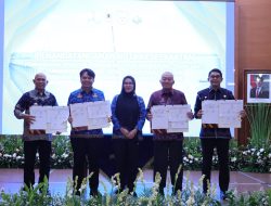 Mimpi Besar Kian Nyata, Bupati Andi Rudi Latif Teken Nota Kesepahaman Pembangunan Jembatan Pulau Kalimantan – Pulau Laut dan dan Perbaikan Alinyemen Koridor Banjarbaru – Mantewe