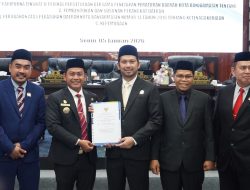 Wali Kota HM Yamin Sampaikan Persetujuan Bersama Tiga Raperda Strategis pada Rapat Paripurna DPRD Banjarmasin