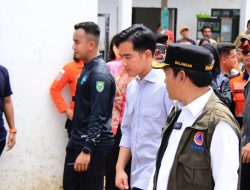 Bupati H Abdul Hadi Dampingi Wapres Gibran Tinjau Korban Banjir di Desa Juuh