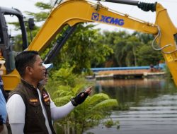 Wali Kota Banjarmasin Tinjau Gotong Royong Warga Bersihkan Sungai di Komplek R Land Sungai Lulut