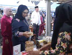 Borong Jajanan Lokal, Andi Irmayani Dukung Penuh Aksi “Bajual Wadai”