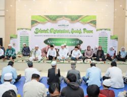 ‎Wagub Kalsel Berbuka Puasa Bersama Masyarakat di Masjid Sabilal Muhtadin Banjarmasin