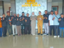 Puluhan Warga Berangas Geruduk Kantor DPRD Batola, Sampaikan Kondisi Kantor Kelurahan yang Dinilai Tak Layak Pakai