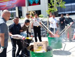 Kejari Kotabaru Musnahkan 61,69 Gram Sabu dan Sejumlah Barang Bukti Tindak Pidana Lain