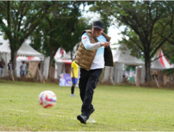 Bupati Andi Rudi Latif Resmi Buka Turnamen Sepakbola Piala Bupati Tanah Bumbu di Pagatan