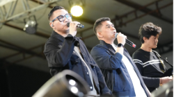 Duet Bupati Andi Rudi Latif dan Ady Eks Vokalis Naff Semarakkan Panggung Hiburan Mappanre Ri Tasi’e