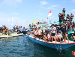 Ribuan Wisatawan Padati Puncak Pesona Budaya Mappanre Ri Tasi’e 2026