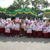 Wali Kota HM Yamin Serahkan Bantuan Perlengkapan Sekolah di SDN Kuin Cerucuk 1 Banjarmasin