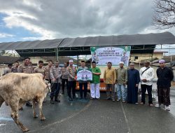 Polres Kotabaru Serahkan Hewan Kurban kepada Tokoh Agama, Pengurus Masjid dan Pondok Pesantren
