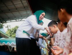 Gelorakan dan Edukasi B2SA, Ketua TP PKK Kalsel Hj Fathul Jannah Muhidin Disambut Meriah Siswa-Siswi SDN Pasar Lama 1 Banjarmasin