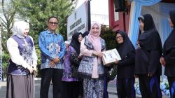 Peringatan Hari Lanjut Usia, Hj. Fathul Jannah Muhidin Sambangi dan Serahkan Bantuan untuk Lansia