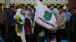 Lepas 239 Jamaah Calon Haji, Bupati Andi Rudi Latif : Jaga Kesehatan, Patuhi Arahan Petugas dan Pembimbing